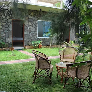 https://airport-green-hotel.kandyhotelsnow.com